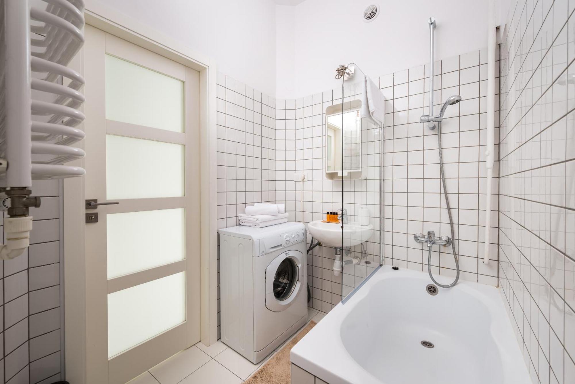 Wola Ratusz Homely Apartment Warszawa Zewnętrze zdjęcie